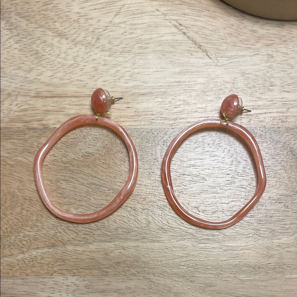 Lele Sadoughi Pink Wavy Hoop Earrings